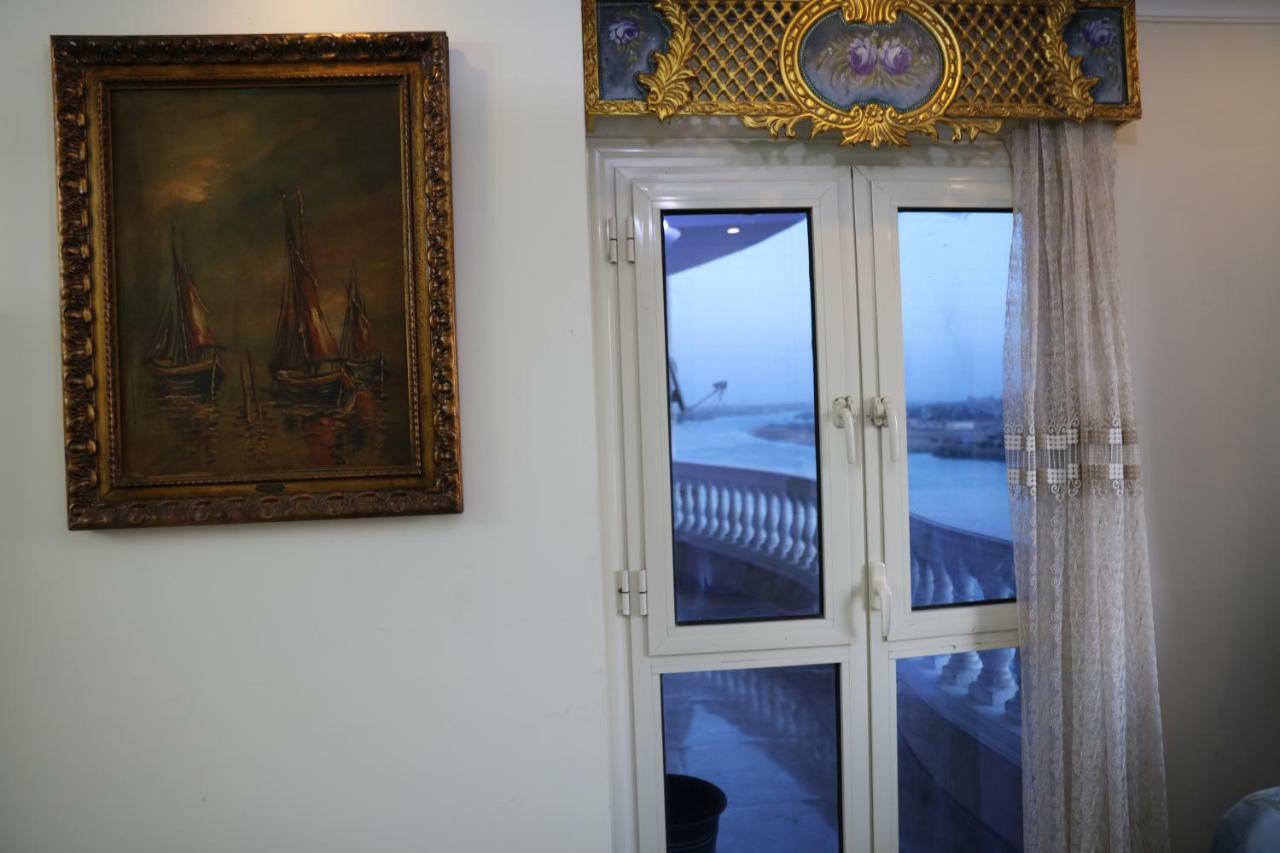Maadi, Direct Nile River View From All Rooms 开罗 外观 照片