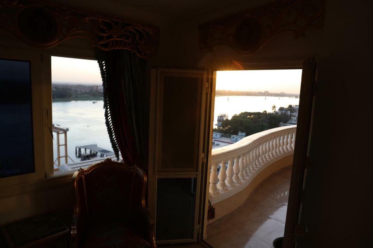Maadi, Direct Nile River View From All Rooms 开罗 外观 照片