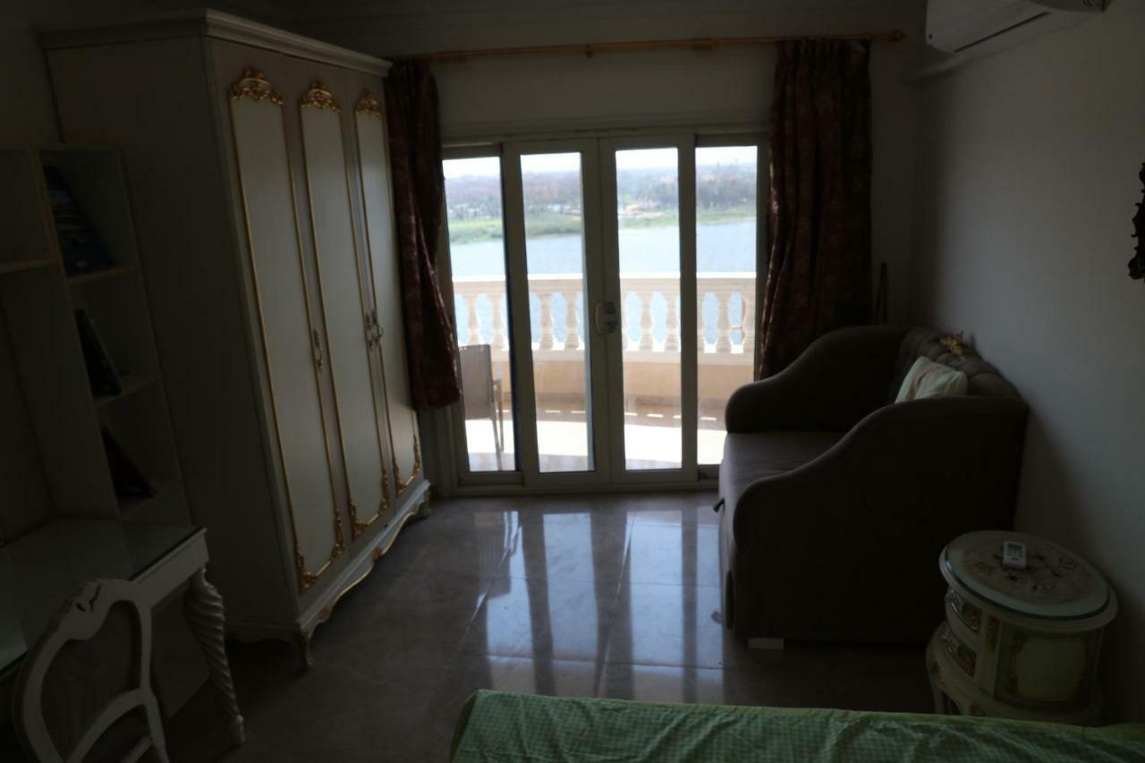 Maadi, Direct Nile River View From All Rooms 开罗 外观 照片