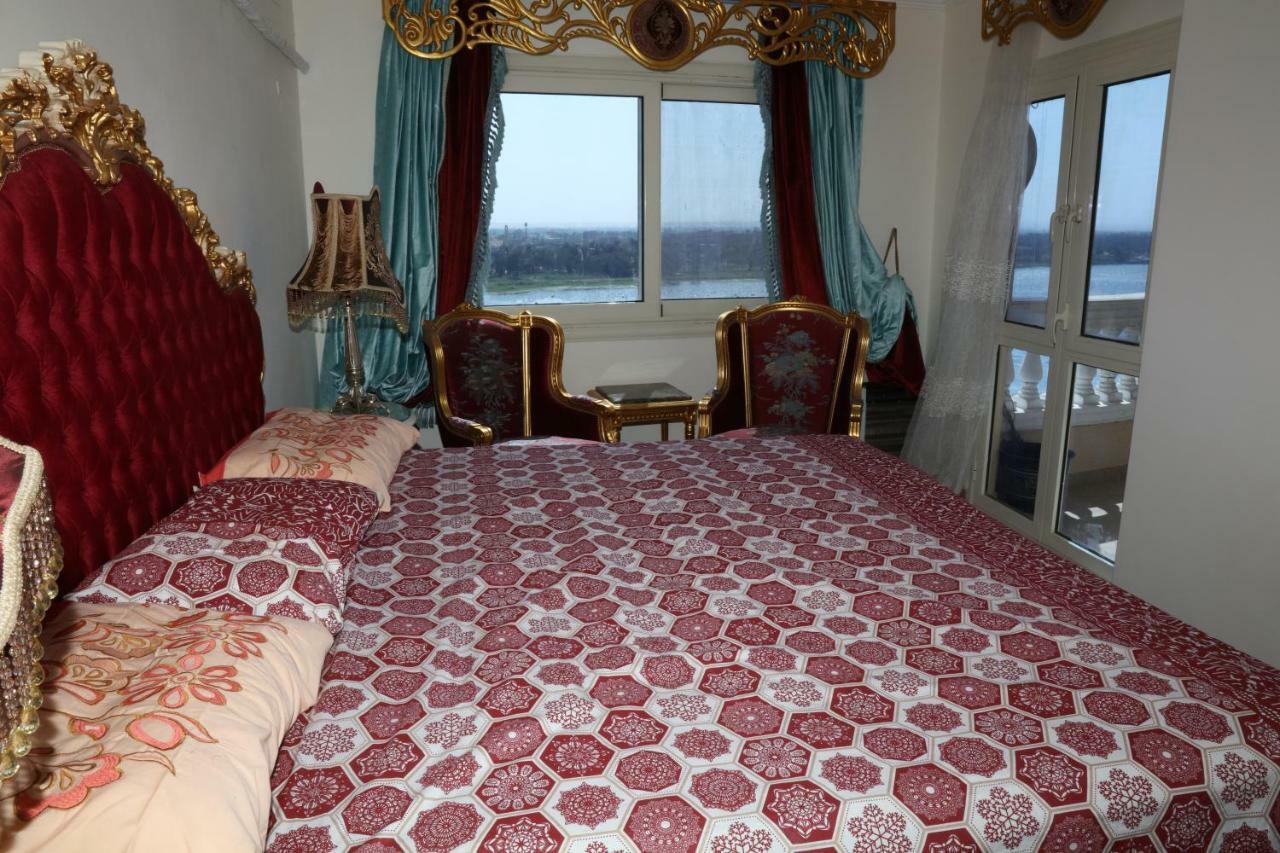 Maadi, Direct Nile River View From All Rooms 开罗 外观 照片