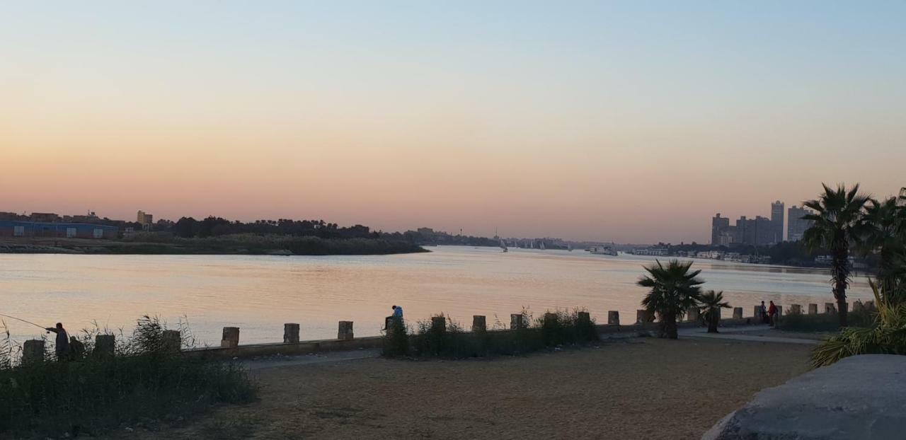Maadi, Direct Nile River View From All Rooms 开罗 外观 照片