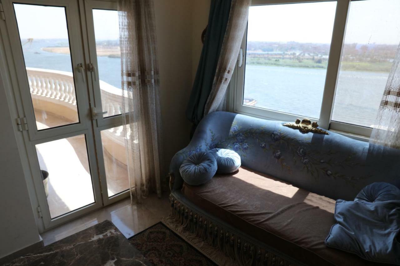 Maadi, Direct Nile River View From All Rooms 开罗 外观 照片